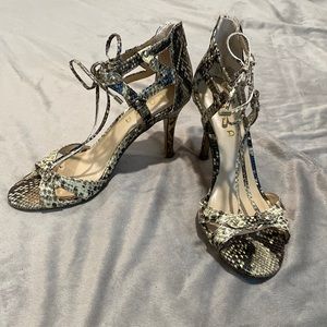 UNISA Snakeprint Heels